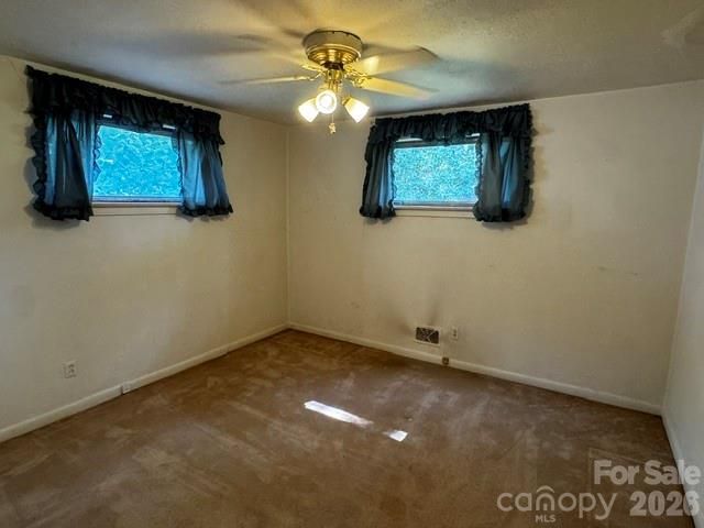 529 10th Street Place NW, Hickory, NC 28601