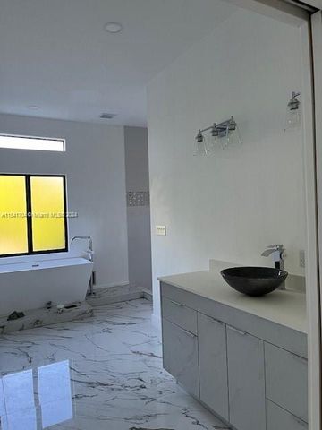 5455 SW 60 CT, Miami, FL 33155