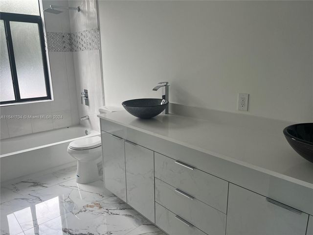 5455 SW 60 CT, Miami, FL 33155