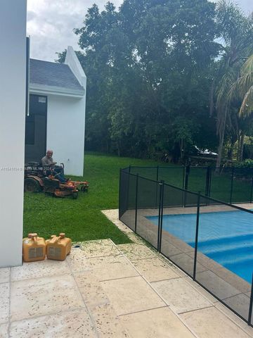 5455 SW 60 CT, Miami, FL 33155