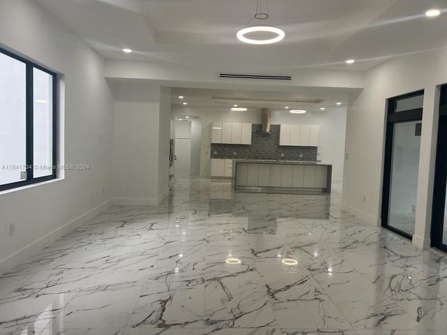 5455 SW 60 CT, Miami, FL 33155