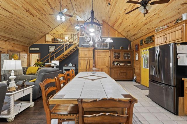 10077 Cravens Camp Road, Silsbee, TX 77656