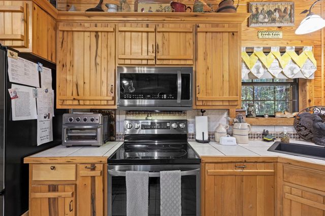 10077 Cravens Camp Road, Silsbee, TX 77656