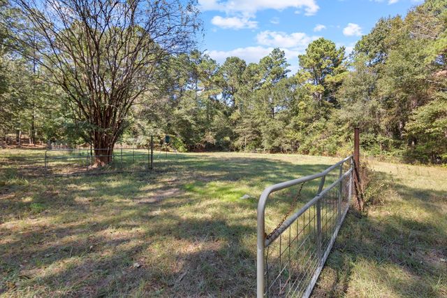 10077 Cravens Camp Road, Silsbee, TX 77656