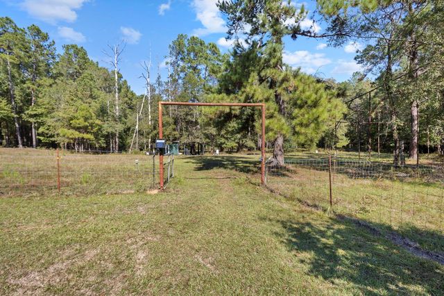 10077 Cravens Camp Road, Silsbee, TX 77656