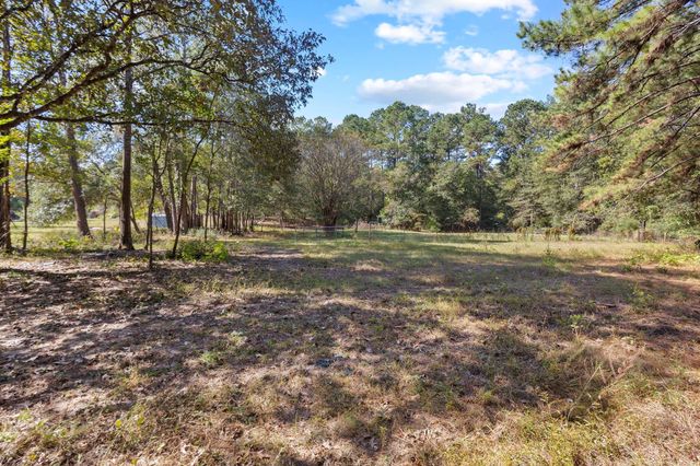 10077 Cravens Camp Road, Silsbee, TX 77656