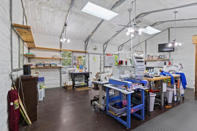 10077 Cravens Camp Road, Silsbee, TX 77656