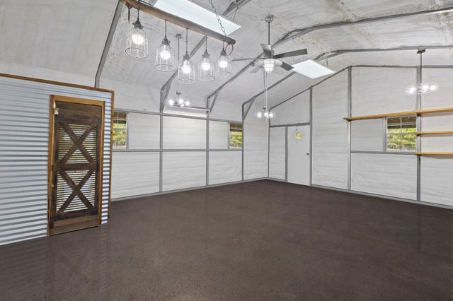 10077 Cravens Camp Road, Silsbee, TX 77656