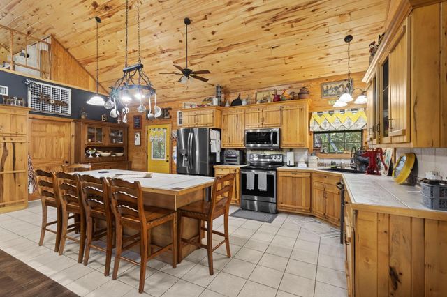 10077 Cravens Camp Road, Silsbee, TX 77656