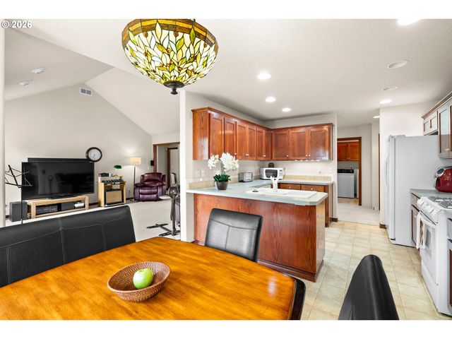 1732 Se 28TH Ct, Gresham, OR 97080