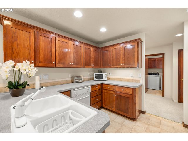 1732 Se 28TH Ct, Gresham, OR 97080