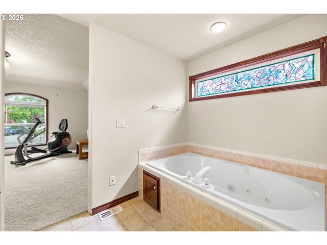 1732 Se 28TH Ct, Gresham, OR 97080