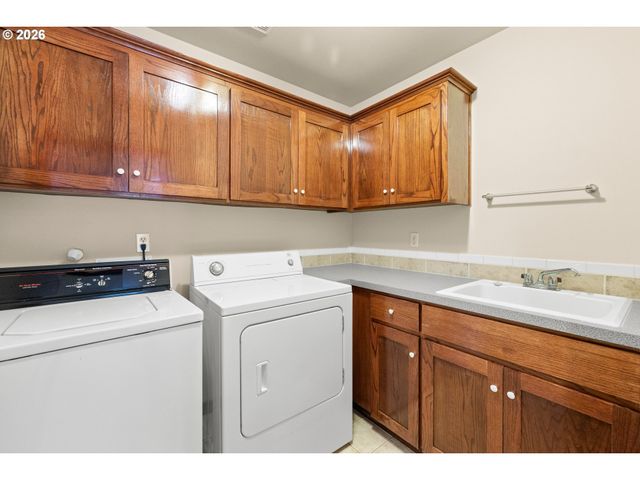 1732 Se 28TH Ct, Gresham, OR 97080