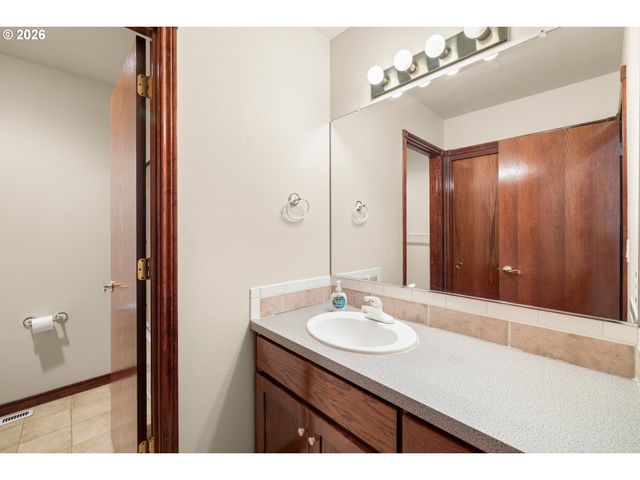 1732 Se 28TH Ct, Gresham, OR 97080