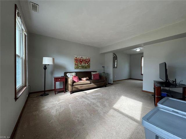 1116 Voss CT, Virginia Beach, VA 23454