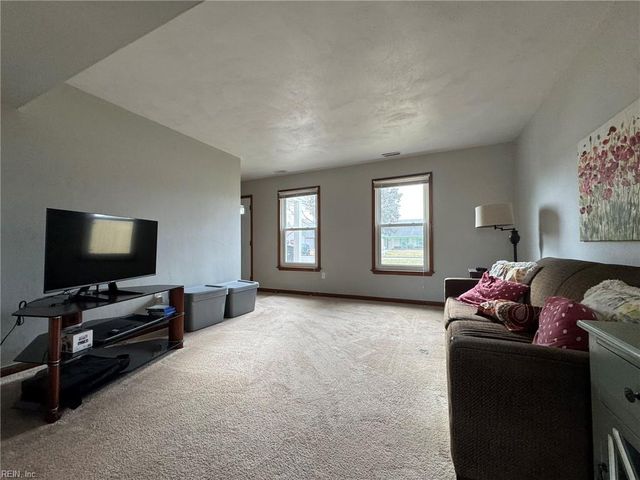 1116 Voss CT, Virginia Beach, VA 23454