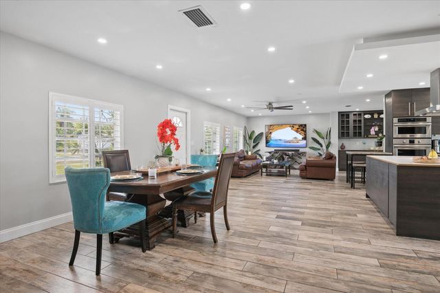 4601 W Hawthorne Circle, Hollywood, FL 33021