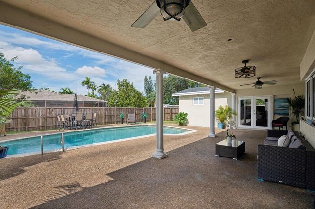 4601 W Hawthorne Circle, Hollywood, FL 33021