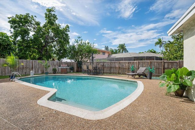 4601 W Hawthorne Circle, Hollywood, FL 33021