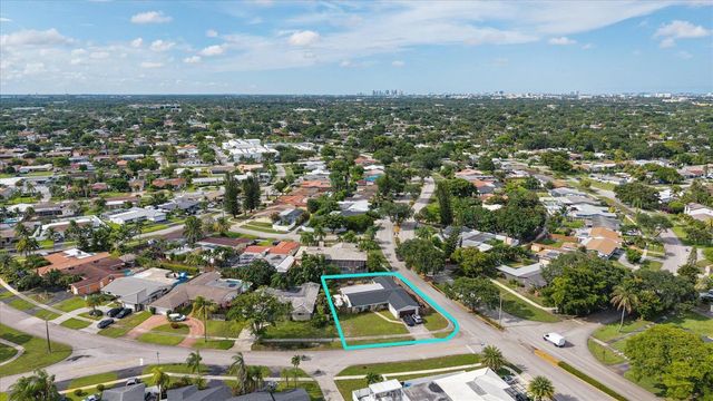 4601 W Hawthorne Circle, Hollywood, FL 33021