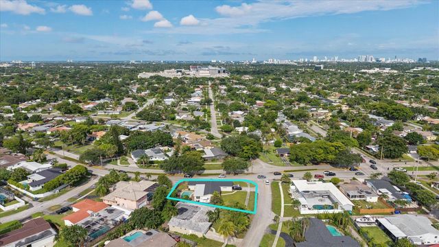 4601 W Hawthorne Circle, Hollywood, FL 33021