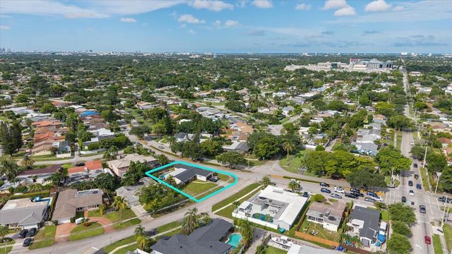 4601 W Hawthorne Circle, Hollywood, FL 33021