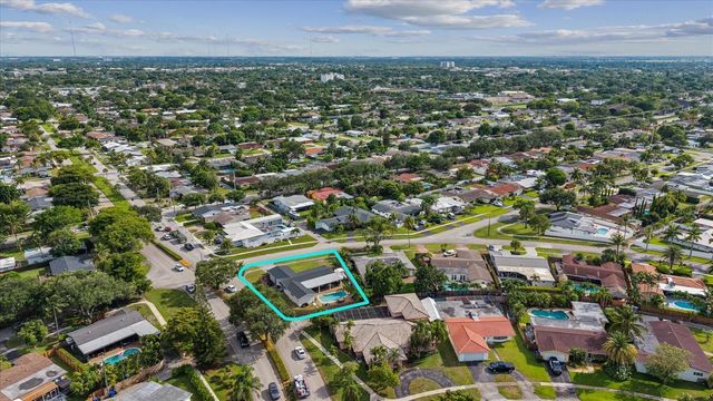 4601 W Hawthorne Circle, Hollywood, FL 33021