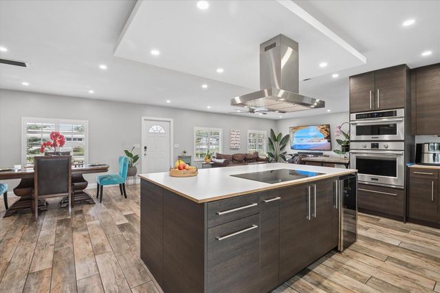 4601 W Hawthorne Circle, Hollywood, FL 33021