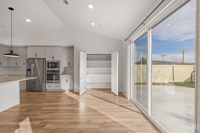 1360 Bodega Drive, Tehachapi, CA 93561