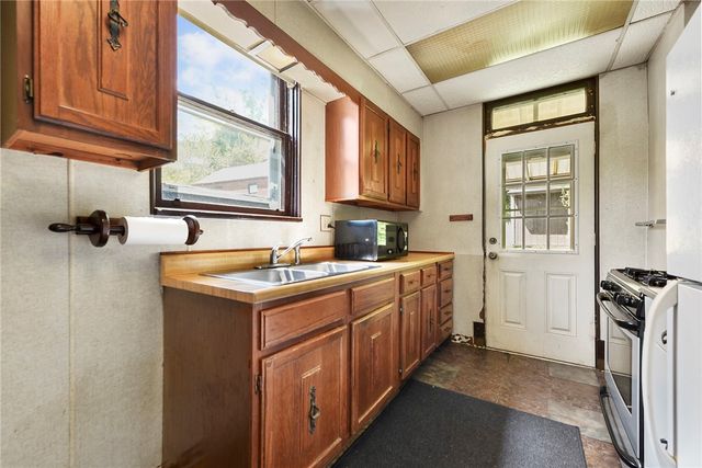180 Provost Rd, Overbrook, PA 15227