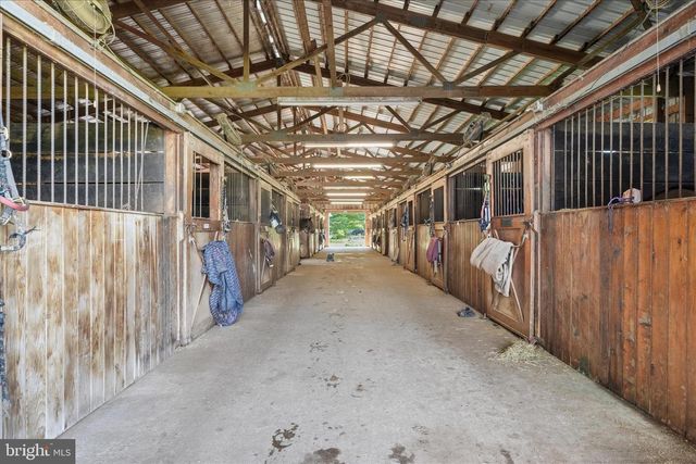 20800 WHITES FERRY RD, Poolesville, MD 20837