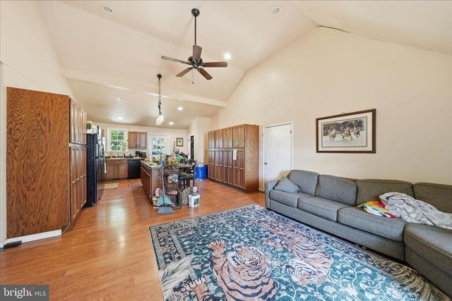 20800 WHITES FERRY RD, Poolesville, MD 20837