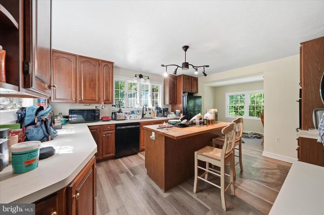 20800 WHITES FERRY RD, Poolesville, MD 20837