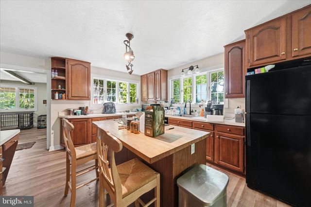 20800 WHITES FERRY RD, Poolesville, MD 20837