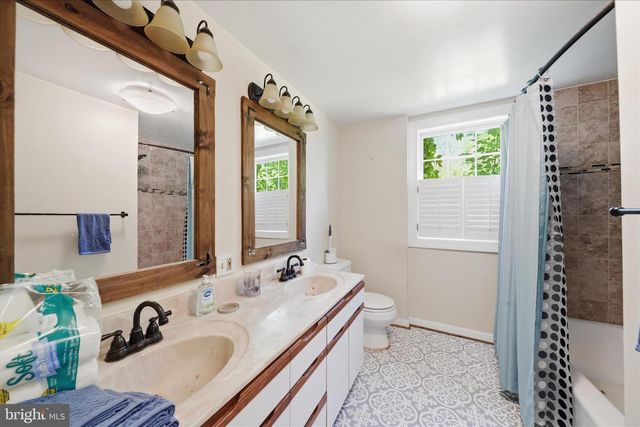 20800 WHITES FERRY RD, Poolesville, MD 20837