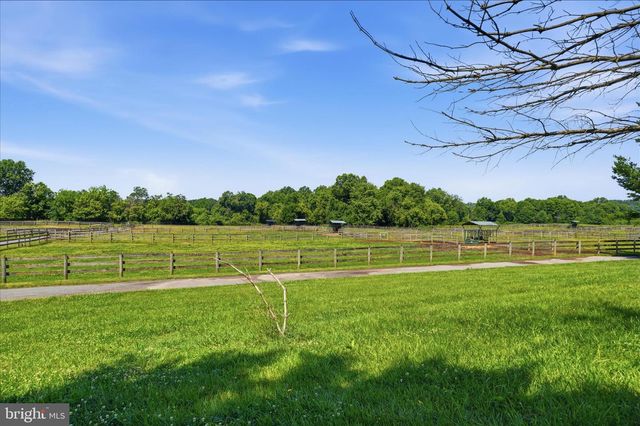 20800 WHITES FERRY RD, Poolesville, MD 20837