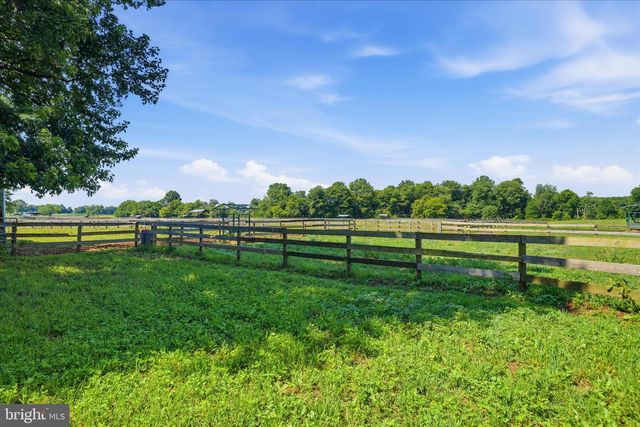 20800 WHITES FERRY RD, Poolesville, MD 20837