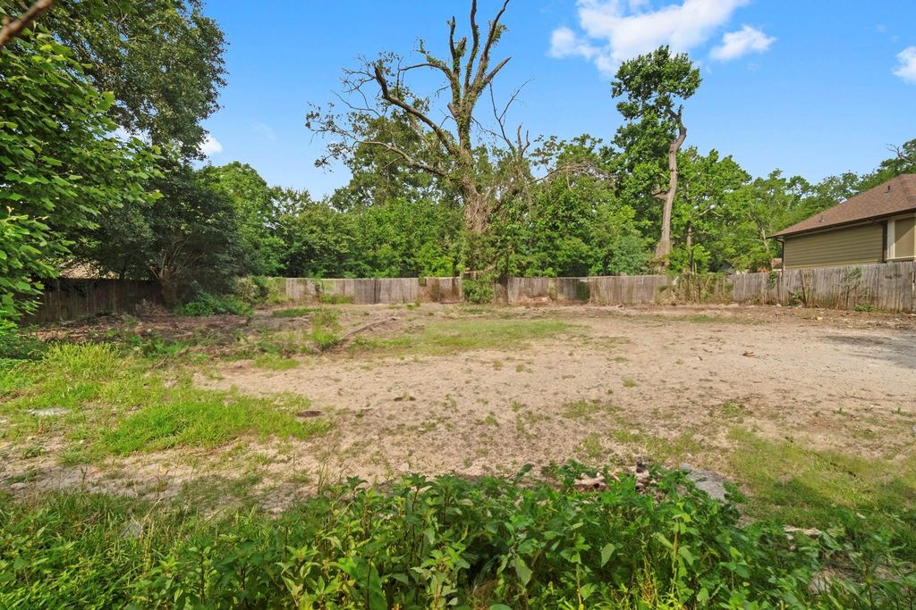 1615 Gilmore Street, Conroe, TX 77301