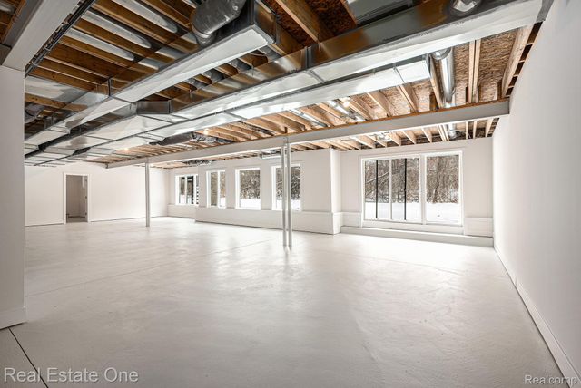 2423 BUCKTHORN Drive, Shelby Twp, MI 48316