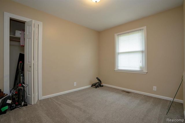 21258 Bon Brae Street, Saint Clair Shores, MI 48081