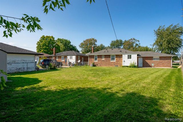 21258 Bon Brae Street, Saint Clair Shores, MI 48081