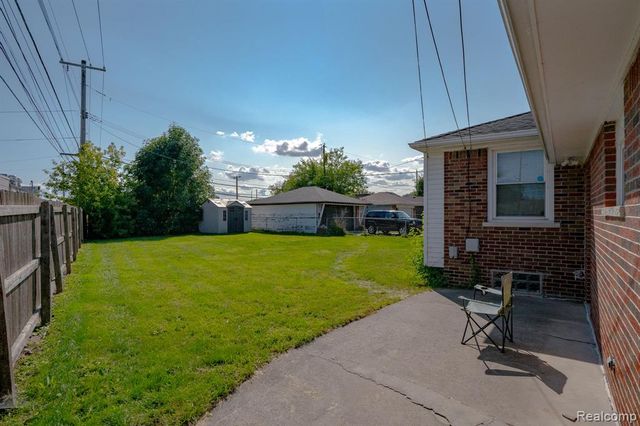 21258 Bon Brae Street, Saint Clair Shores, MI 48081