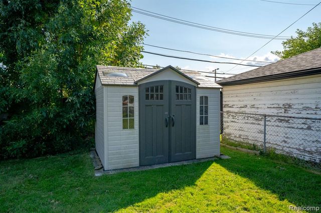 21258 Bon Brae Street, Saint Clair Shores, MI 48081