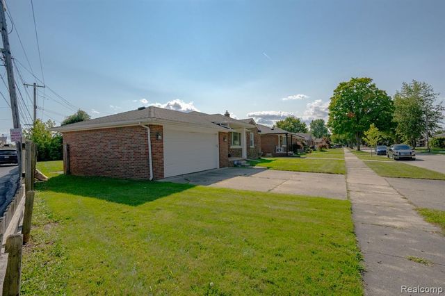 21258 Bon Brae Street, Saint Clair Shores, MI 48081