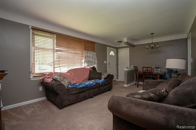 21258 Bon Brae Street, Saint Clair Shores, MI 48081