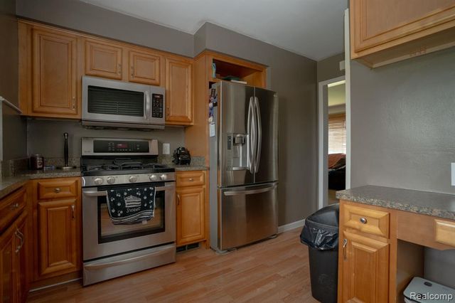 21258 Bon Brae Street, Saint Clair Shores, MI 48081