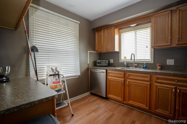 21258 Bon Brae Street, Saint Clair Shores, MI 48081