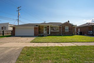 21258 Bon Brae Street, Saint Clair Shores, MI 48081