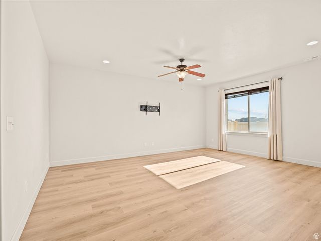 233 E BAYCREST DR, Saratoga Springs, UT 84045