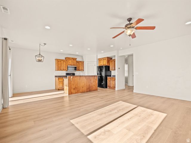 233 E BAYCREST DR, Saratoga Springs, UT 84045